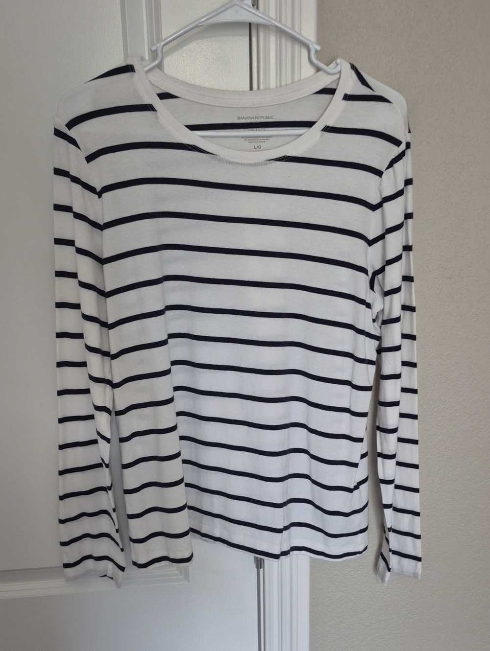 Banana Republic White and Black Striped Long Sleeve Tee